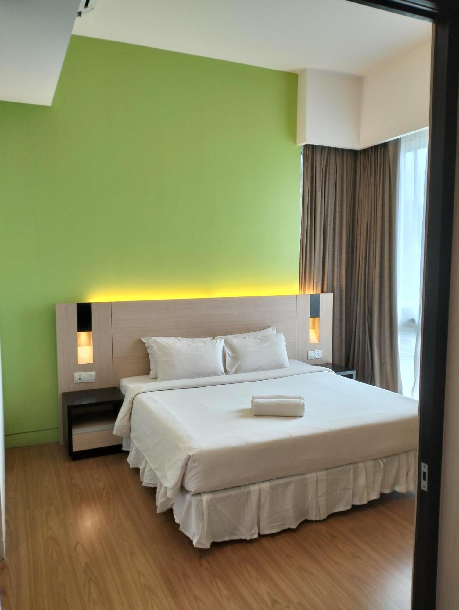 Star At Swiss Garden Residences *