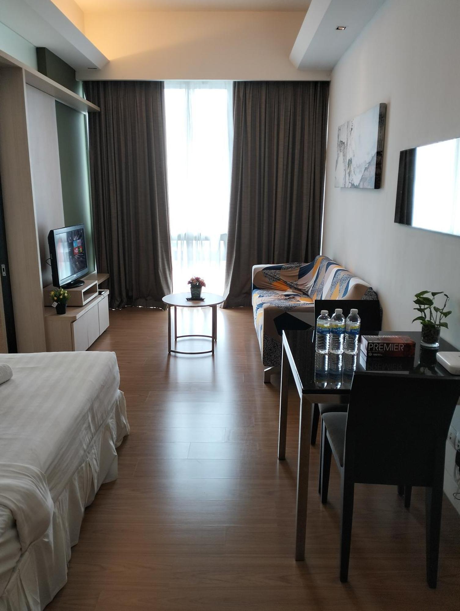 Star At Swiss Garden Residences *